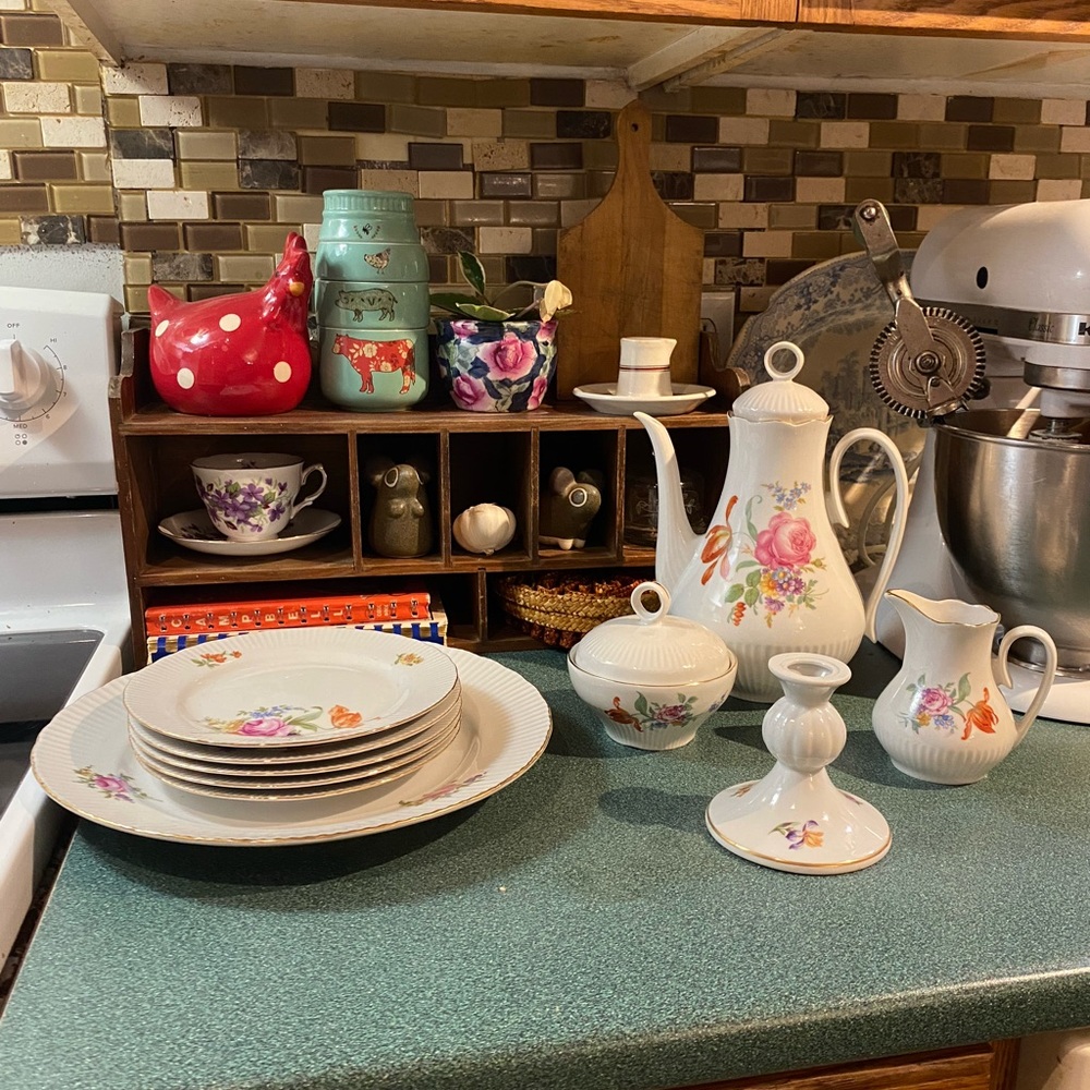 Vintage tea set cottage core jlmenau